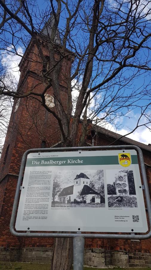 Zimmervermietung Zahn Baalberge エクステリア 写真